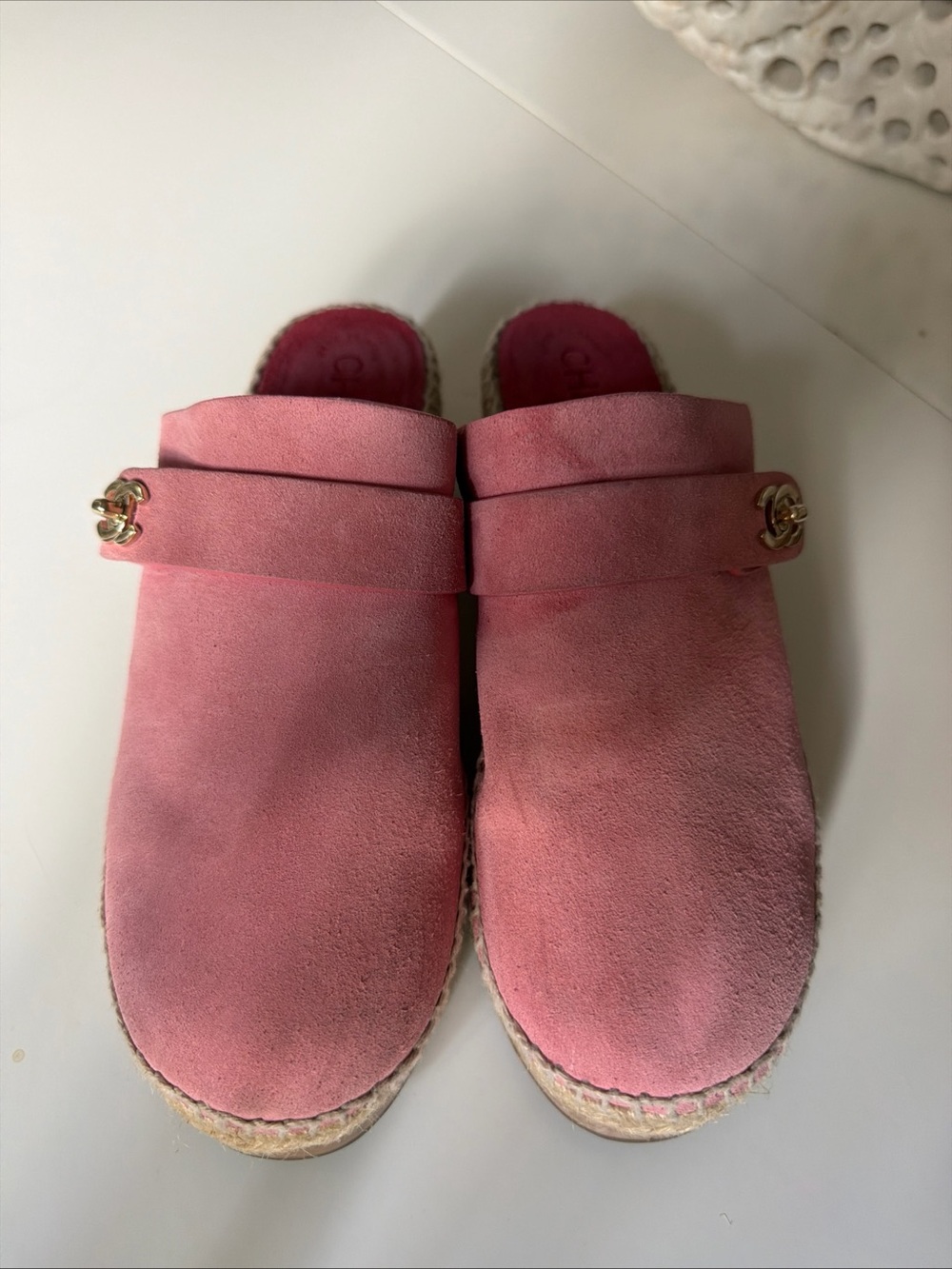 CHANEL Pink Suede Espadrille Clog Mules with Gold CC - Picture 2 of 7